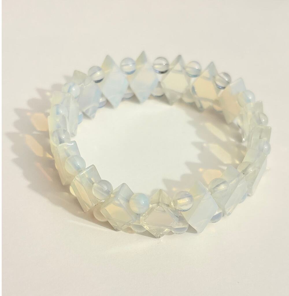 Vintage Opalite Glass Stretch Bracelet size 7.5”